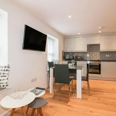 Apartament Midships *